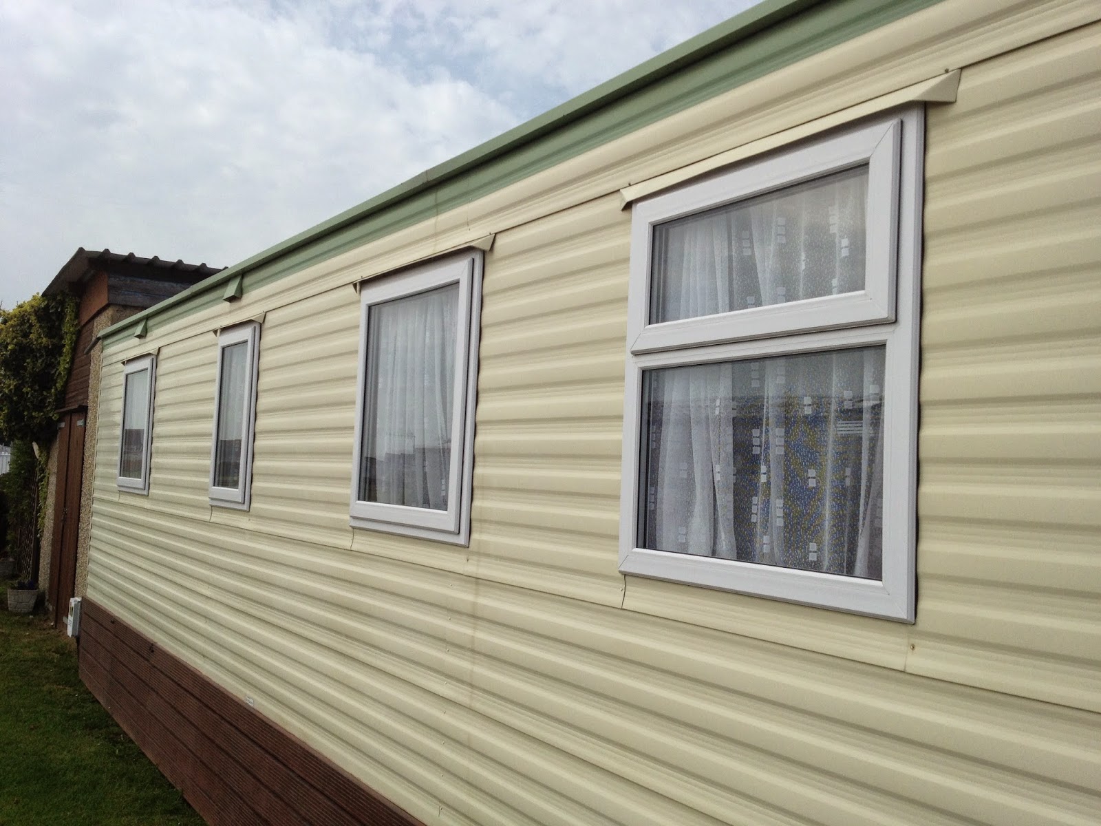 replacement static caravan double glazing windows and doors in